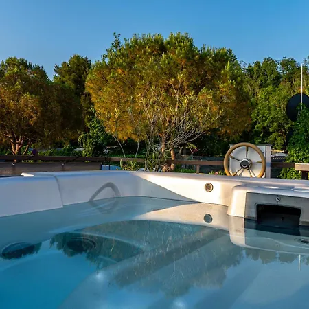 Sirena Lux Seahouse In Marina Portoroz, Beachfront With Terrace And Jacuzzi 波尔托罗