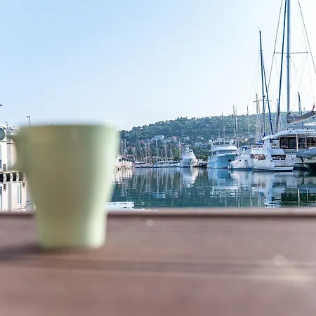 船屋 Sirena Lux Seahouse In Marina Portoroz, Beachfront With Terrace And Jacuzzi *