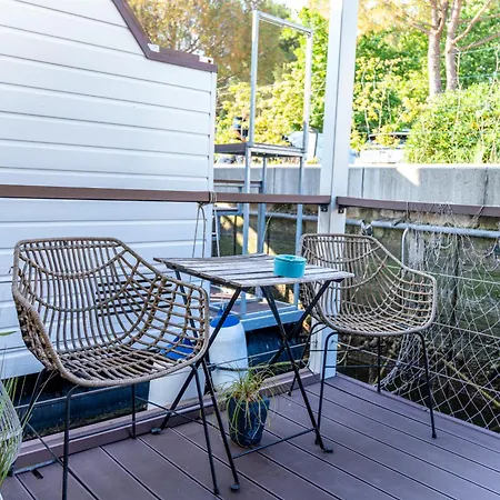 Sirena Lux Seahouse In Marina Portoroz, Beachfront With Terrace And Jacuzzi 船屋 波尔托罗